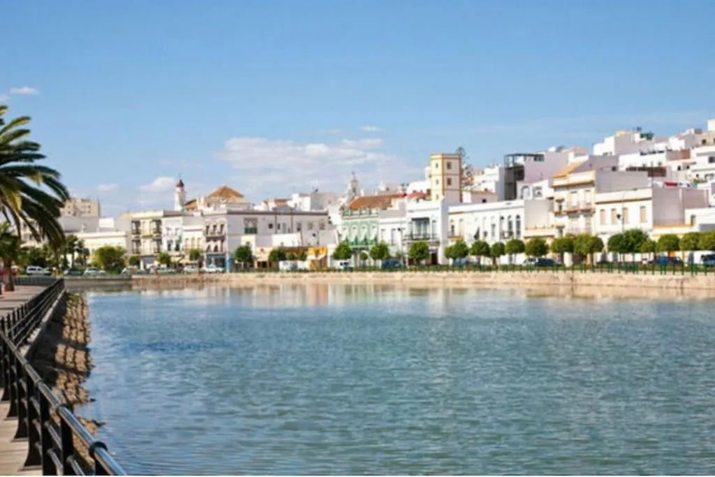 Apartamento Centro De Ayamonte. Junto Al Rio Guadiana Y Nuevo Puerto Deportivo.